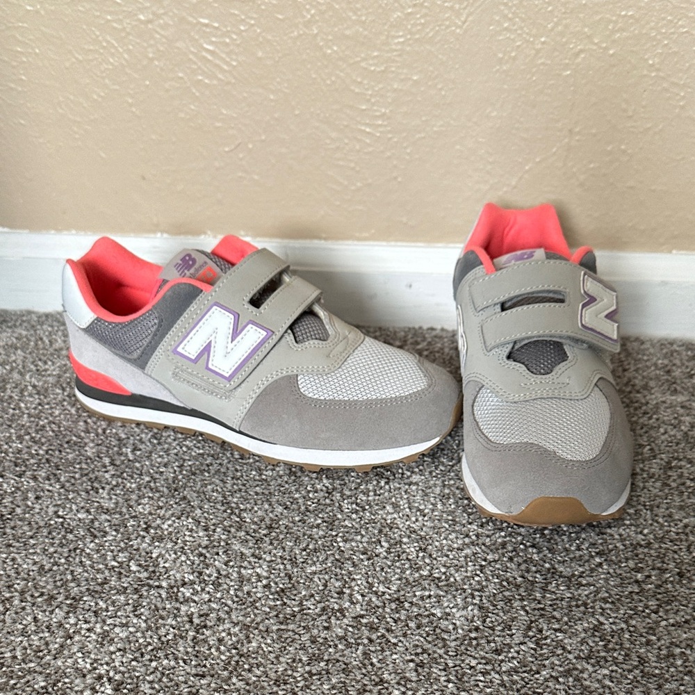 New Balance 574 Sneakers in Gray and Pink